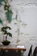 CaoJi Book inn Hostel