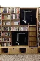 CaoJi Book inn Hostel