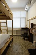 CaoJi Book inn Hostel