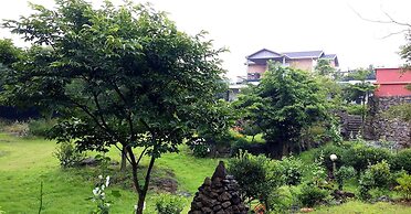 Gotjawal Geomun Oreum Pension