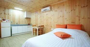 Gotjawal Geomun Oreum Pension