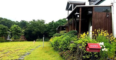 Gotjawal Geomun Oreum Pension