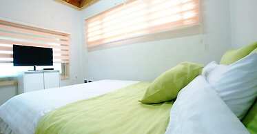 Gotjawal Geomun Oreum Pension