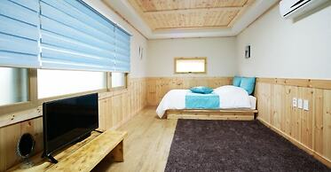 Gotjawal Geomun Oreum Pension