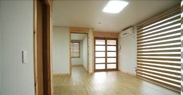 Gotjawal Geomun Oreum Pension