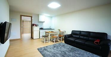 Gotjawal Geomun Oreum Pension