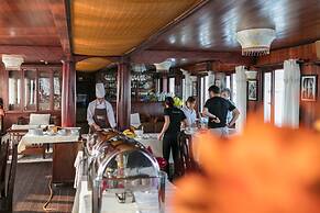 Garden Bay Legend Cruise