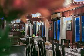 Garden Bay Legend Cruise