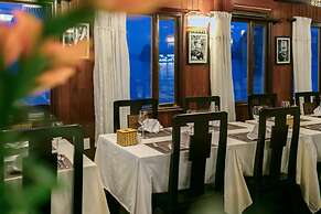 Garden Bay Legend Cruise