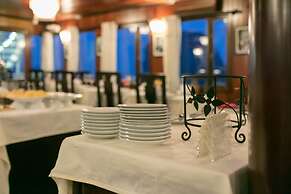 Garden Bay Legend Cruise