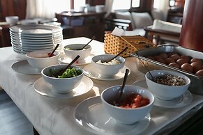 Garden Bay Legend Cruise