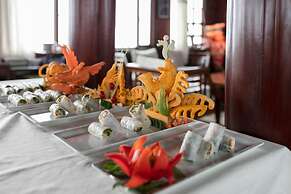 Garden Bay Legend Cruise