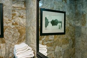 Garden Bay Legend Cruise