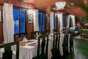 Garden Bay Legend Cruise