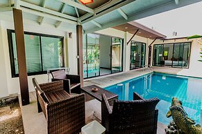 Tropical Pool Villas near Phuket Zoo