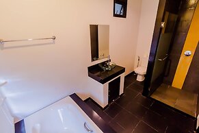 Tropical Pool Villas near Phuket Zoo