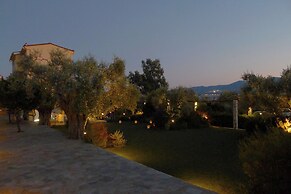 Ampoulos Rooms & Apartments