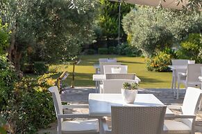 Ampoulos Rooms & Apartments