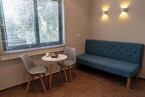 Ampoulos Rooms & Apartments