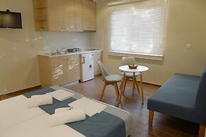 Ampoulos Rooms & Apartments