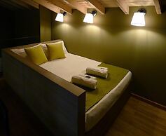 Ampoulos Rooms & Apartments