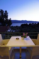 Ampoulos Rooms & Apartments