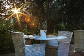 Ampoulos Rooms & Apartments