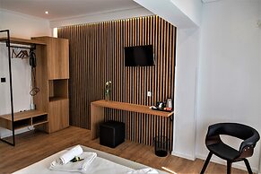 Ampoulos Rooms & Apartments