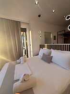 Ampoulos Rooms & Apartments