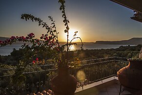 Ampoulos Rooms & Apartments