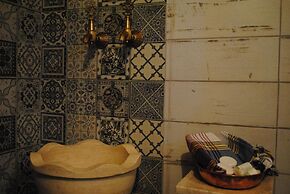 Silenos Boutique Hotel