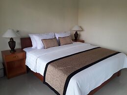 Pemuntalan Guesthouse by WizZeLa