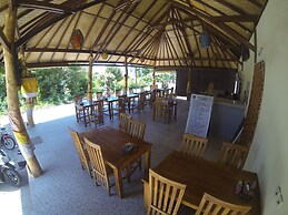 Pemuntalan Guesthouse by WizZeLa