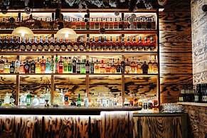 Yours Truly DC, Vignette Collection by IHG