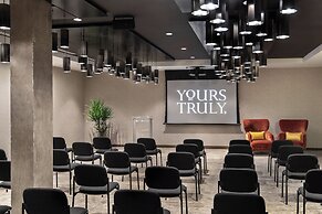 Yours Truly DC, Vignette Collection by IHG