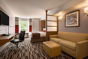 Microtel Inn & Suites by Wyndham Oyster Bay
