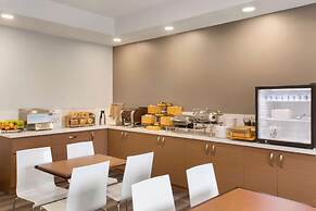 Microtel Inn & Suites by Wyndham Oyster Bay