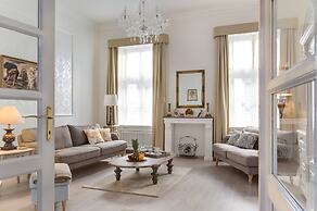 Chestnut & Eliza Suites - Superior Homes