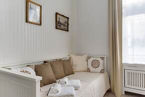 Chestnut & Eliza Suites - Superior Homes