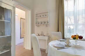 Chestnut & Eliza Suites - Superior Homes