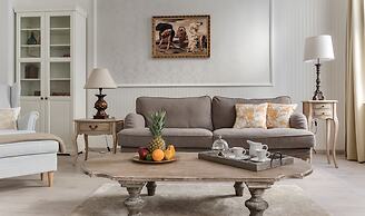 Chestnut & Eliza Suites - Superior Homes