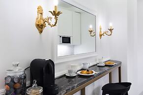 Chestnut & Eliza Suites - Superior Homes