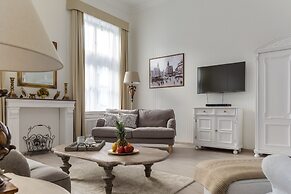 Chestnut & Eliza Suites - Superior Homes