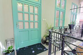 Chestnut & Eliza Suites - Superior Homes