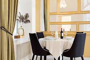 Chestnut & Eliza Suites - Superior Homes