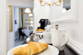 Chestnut & Eliza Suites - Superior Homes