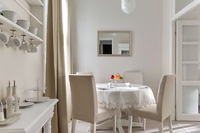 Chestnut & Eliza Suites - Superior Homes