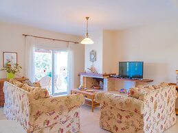 Dafni Villa by LeaderStay