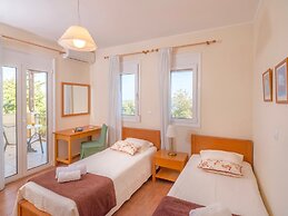 Dafni Villa by LeaderStay