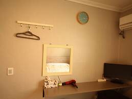 Yeha Guesthouse - Hostel